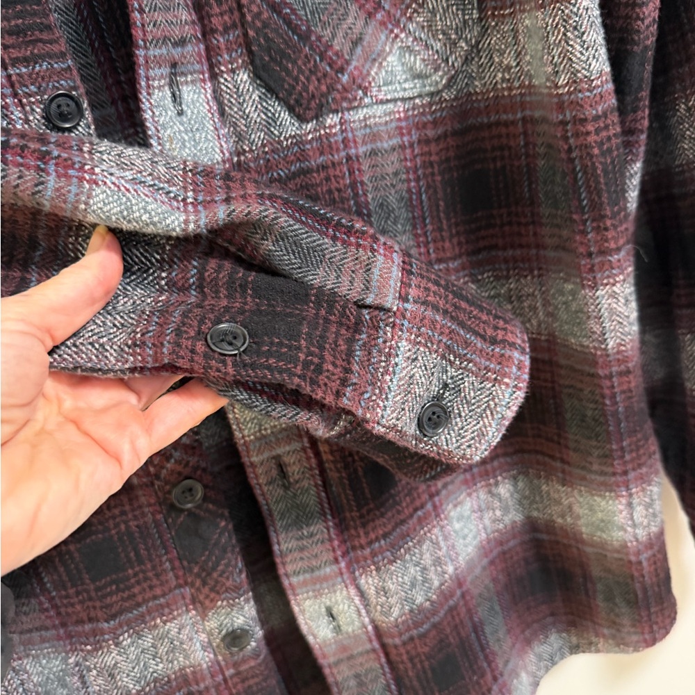 Volcom Men's Plaid Button Down Shirt - Black and Red Classic Fit - Picture 10 of 16